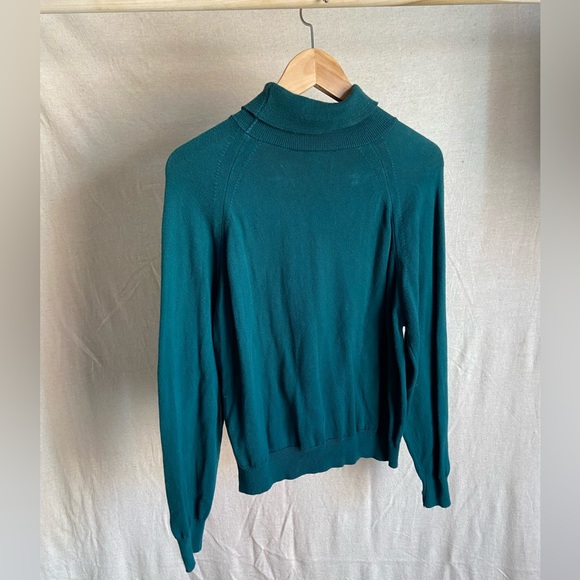 Forest Green Turtleneck - Picture 4 of 4
